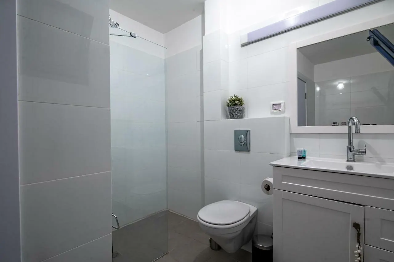 Apartment Port City Haifa - Bat Galim Oceanfront Luxury - Mamad