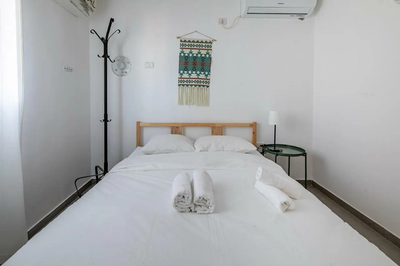 Port City Haifa - Bat Galim Oceanfront Luxury - Mamad Apartment